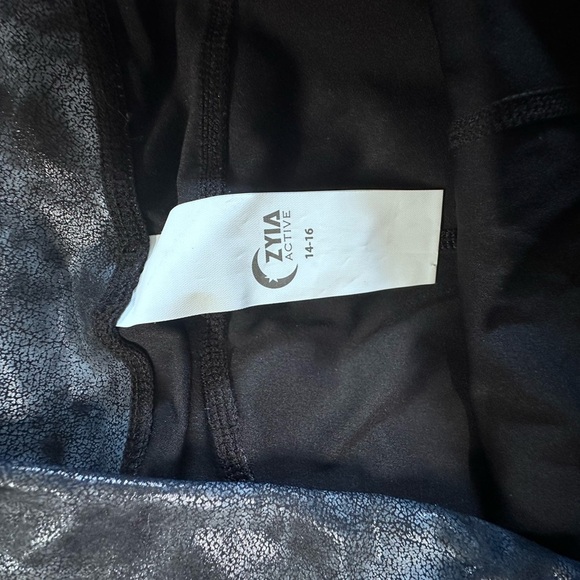 ZYIA Active Black Metallic Gray Leggings High Waist Womens size 14-16 - Picture 8 of 8